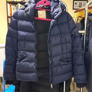 Short navy moncler coat with hood